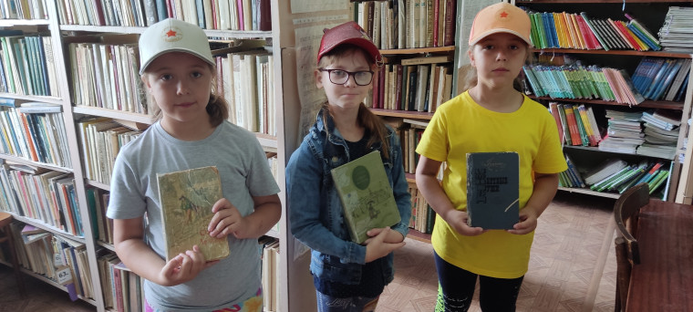 Акция "книжный двор" .